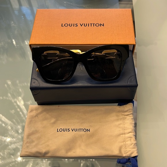Authentic Louis Vuitton Cat-Eye edgeSunglasses from 2022 Collection by Nicolas! - Picture 15 of 16
